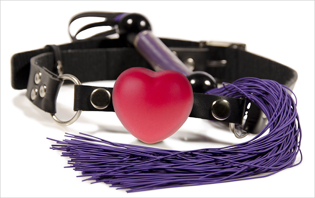 A picture of a collar to be worn by kinky friends in sub/dom play