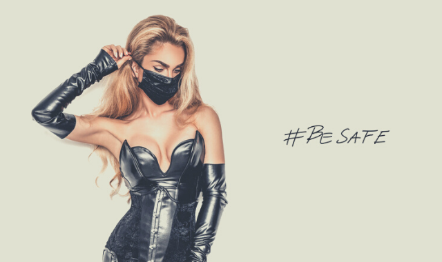 woman with mask advocating global pandemic safety